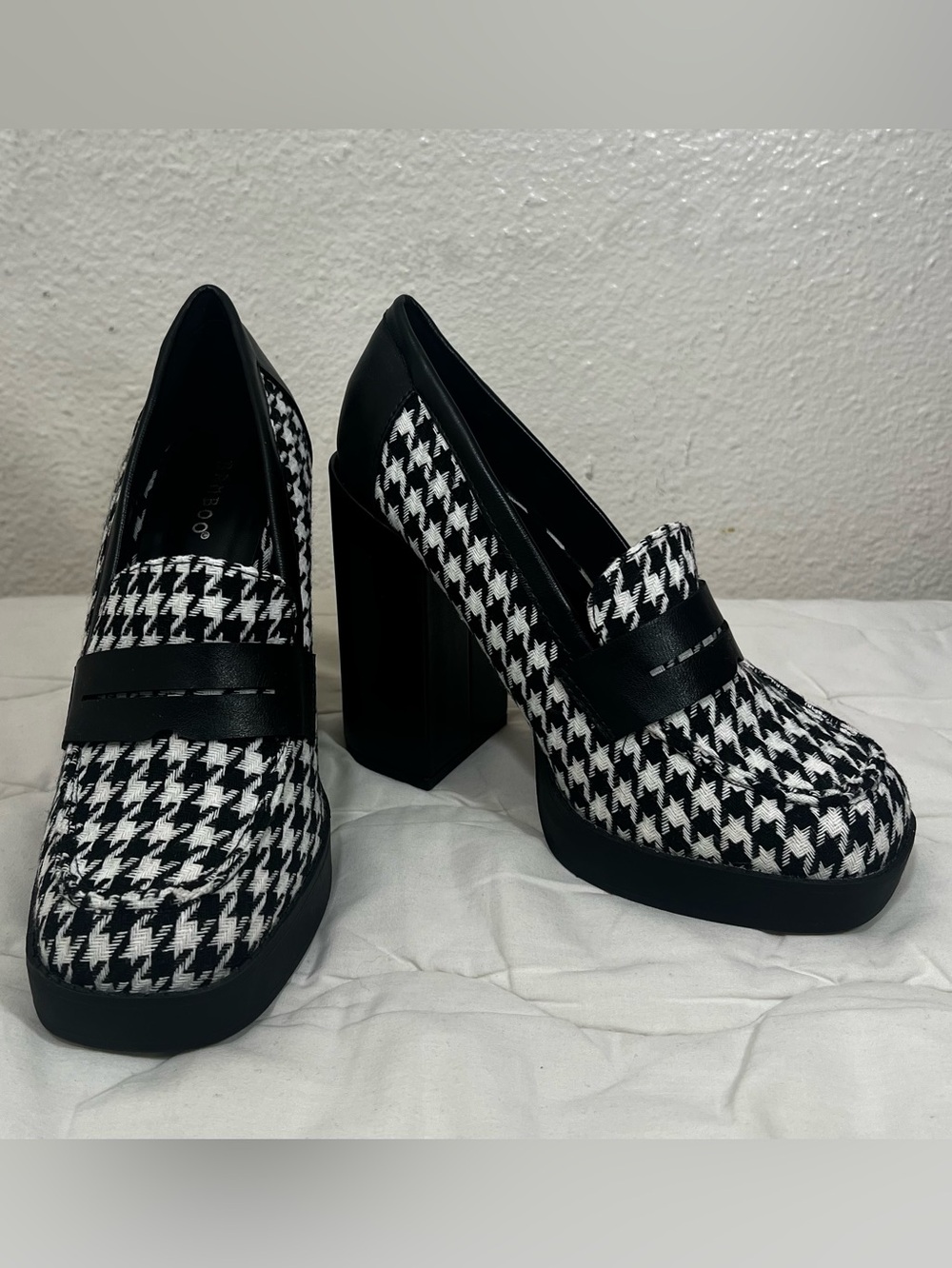 Bamboo Black & White Houndstooth Platform Loafers 10 - Picture 2 of 4